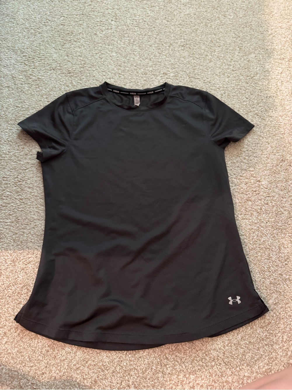 Women’s under armour running top